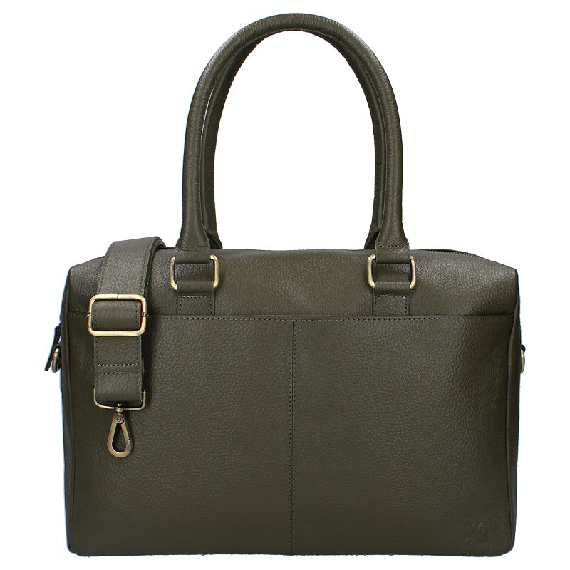 Met deze nieuwe leren luiertassen van Kidzroom kan iedere ouder stijlvol op pad. De luiertassen die uit de collectie Lovely Leather komen zijn stijlvol en praktisch met een ruim hoofdvak en verschillende insteek- en opbergvakjes.